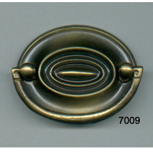 Hepplewhite Bail Pull with Oval Back Plate – Antique Brass