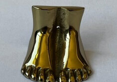 Unique Feet Ornament (SKU 5421)